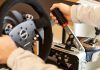 Thrustmaster refuerza su ecosistema de carreras con tres accesorios