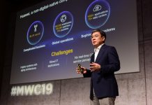 Huawei presenta su plataforma digital Yan Lida, presidente de la Unidad de Negocio de Empresas de Huawei, durante el MWC 2019.