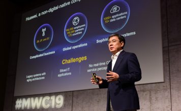 Huawei presenta su plataforma digital Yan Lida, presidente de la Unidad de Negocio de Empresas de Huawei, durante el MWC 2019.