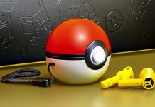 Auriculares Pokemon Pikachu con estuche de carga en forma de Pokeball de la mano de RAZER Auriculares Pokemon Pikachu y Pokeball by Razer