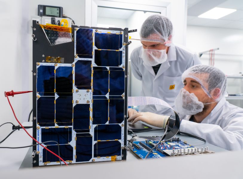 Intel impulsa el primer satélite con IA