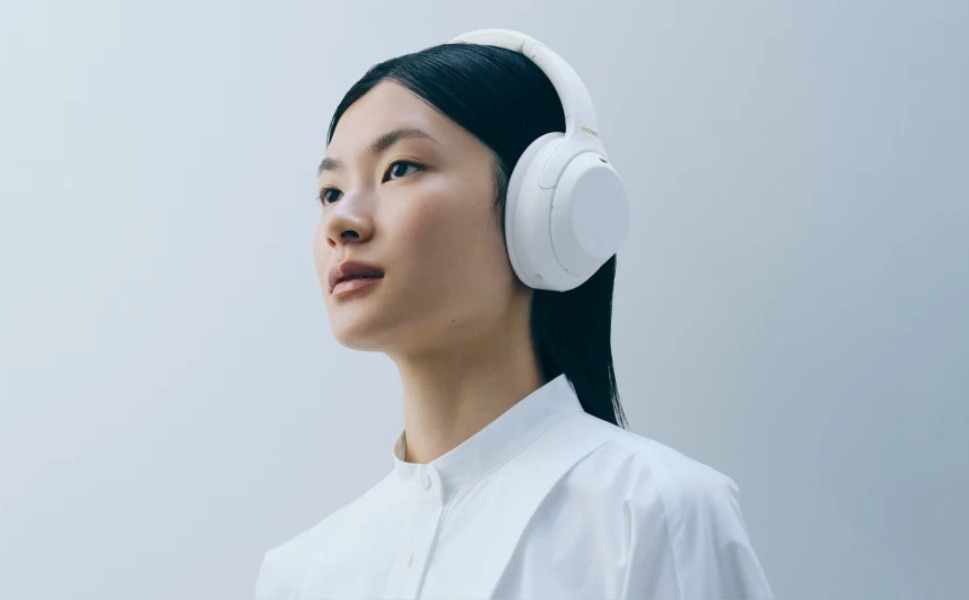 Sony WH-1000XM4 Silent White