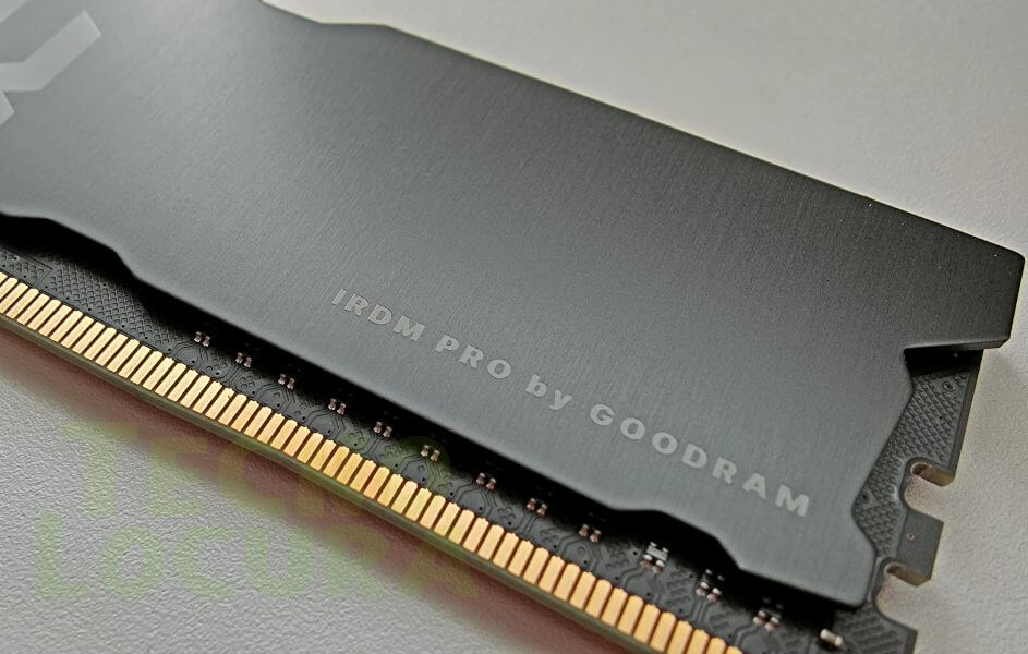 Memoria RAM elegante para montajes black / Goodram IRDM Pro Deep Black review