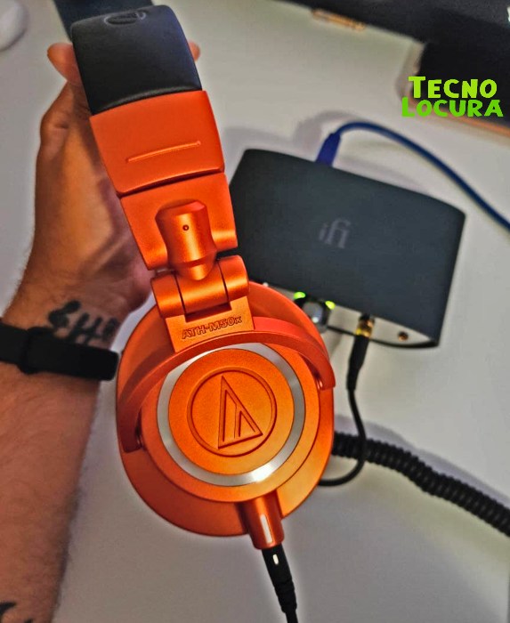 Los mejores auriculares para DJ ahora en naranja - Audio-Technica ATH-M50xMO