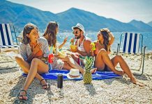 SPC SOUND ZENITH altavoz portátil potente para llevarte este verano a la playa SPC presenta SPC SOUND ZENITH, su altavoz portátil más potente de esta serie con 24W y certificación IPX7. El altavoz ideal para disfrutar de la mejor música en cualquier escapada al aire libre gracias a su gran autonomía; su diseño compacto, ligero y atractivo; y a su resistencia al agua.