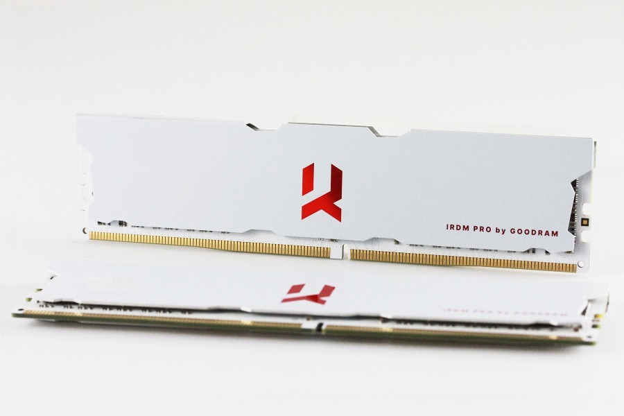 IRDM PRO Crimson White, la RAM compatible con TODOS los disipadores ahora BLANCA