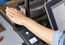 Amazon One, el lector biométrico para pagar con la palma de la mano, a un paso de llegar a Europa Amazon One, el lector biométrico para pagar con la palma de la mano, a un paso de llegar a Europa