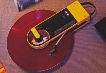 El tocadiscos portátil más vendido vuelve con nuevos colores El tocadiscos portátil más vendido vuelve con nuevos colores