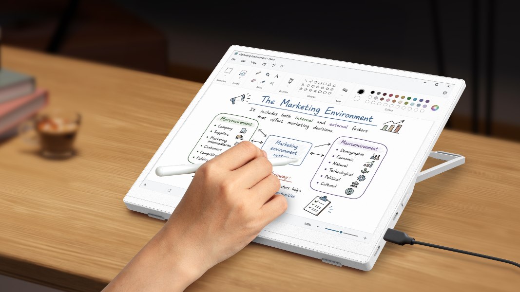 Acer ePaper similar al papel y nuevos monitores de triple pantalla